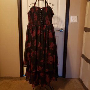 TORRID BLACK FLORAL RED ROSES DRESS SIZE 1